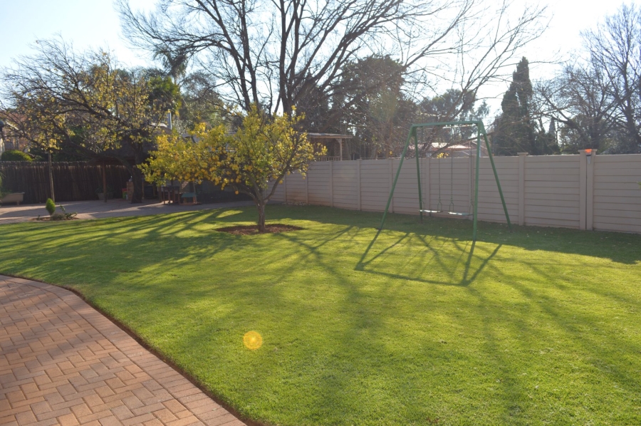 6 Bedroom Property for Sale in Flamwood North West
